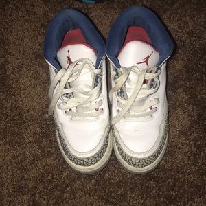 Jordan Shoes - Worn 6 times , size 7 in boys Jordan Shoes - Worn 6 times , size 7 in boys